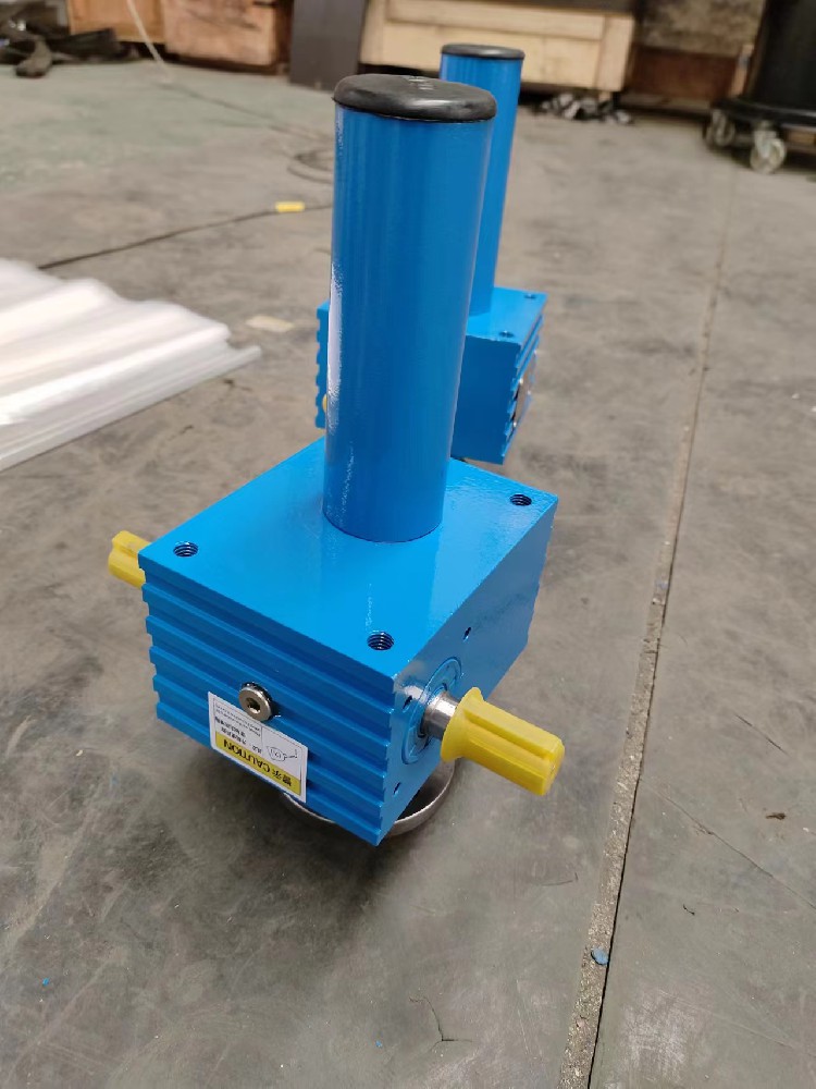 螺旋升降機的內部結構